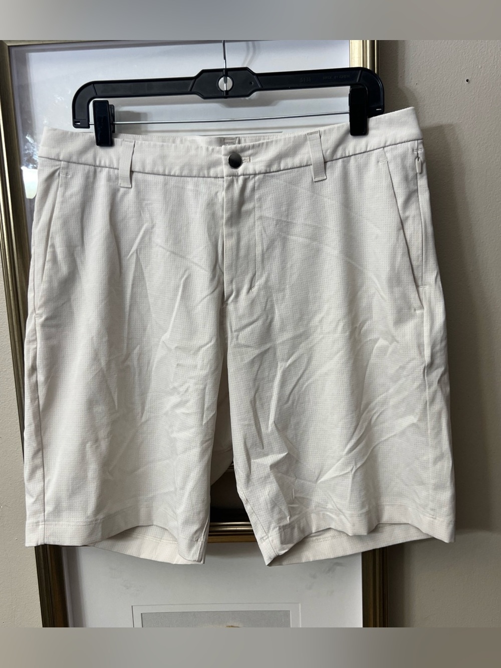 Lululemon Commission Shorts Mens 33 Off White :cream  Slim Fit 9 Inch Inseam
